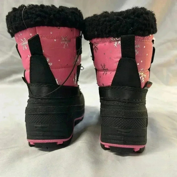 NWT -  winter boots. Size 6 - Picture 6 of 9